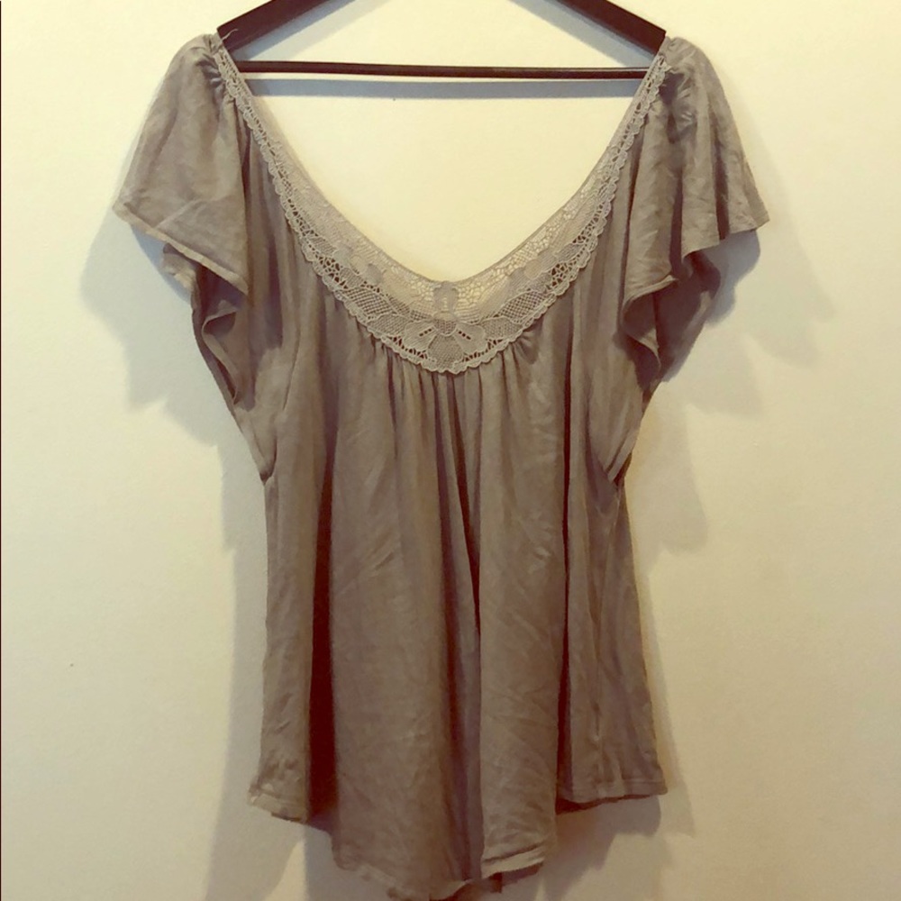 💸5 for $25💸 AEO shirt